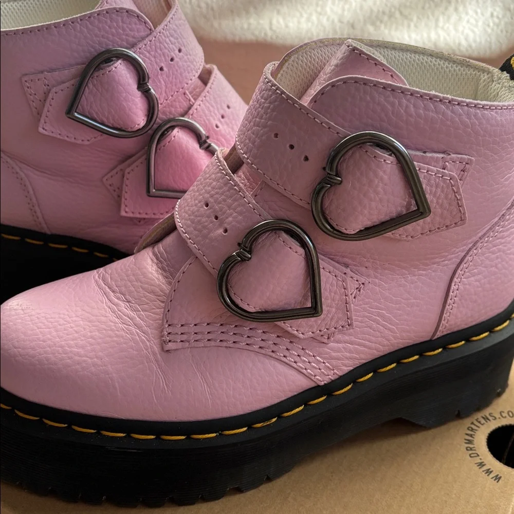 Dr. Martens Devon Heart Boots - Picture 2 of 4